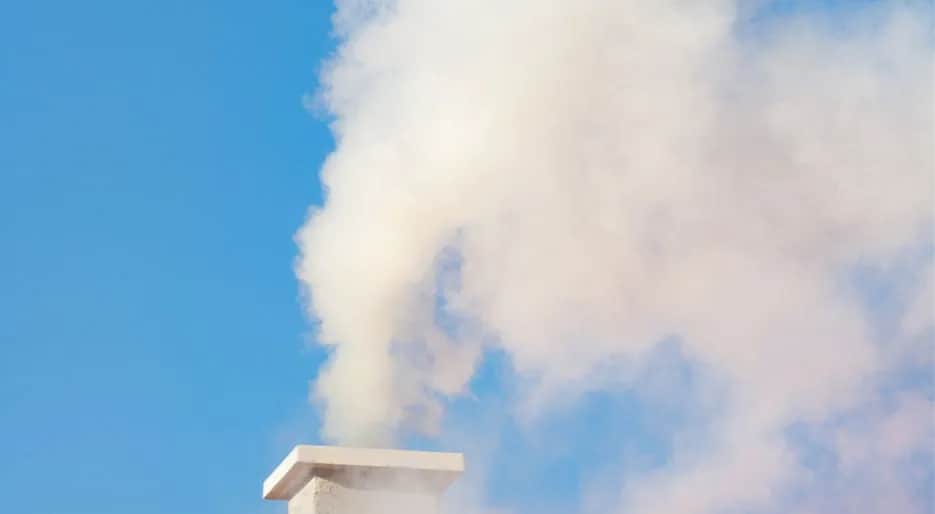 Cofający się dym z komina – odkryj przyczyny i sposoby na problem