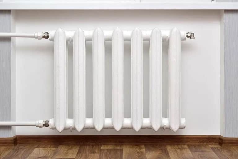 Ile waży żeberko grzejnika żeliwnego? Zaskakujące fakty o wadze i modelach