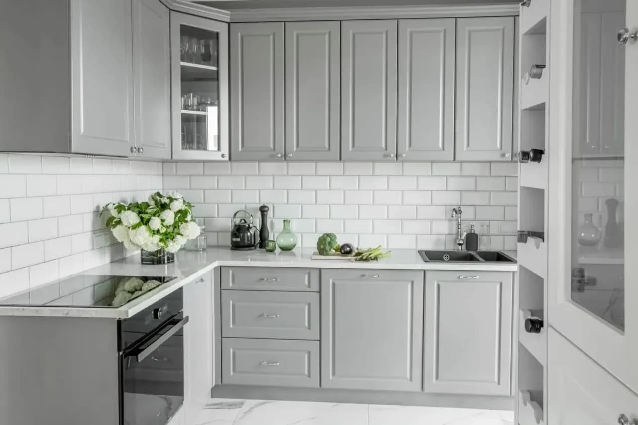 Jakie meble do małej kuchni: 5 rozwiązań, które zaoszczędzą przestrzeń Jakie meble do małej kuchni: 5 rozwiązań, które zaoszczędzą przestrzeń