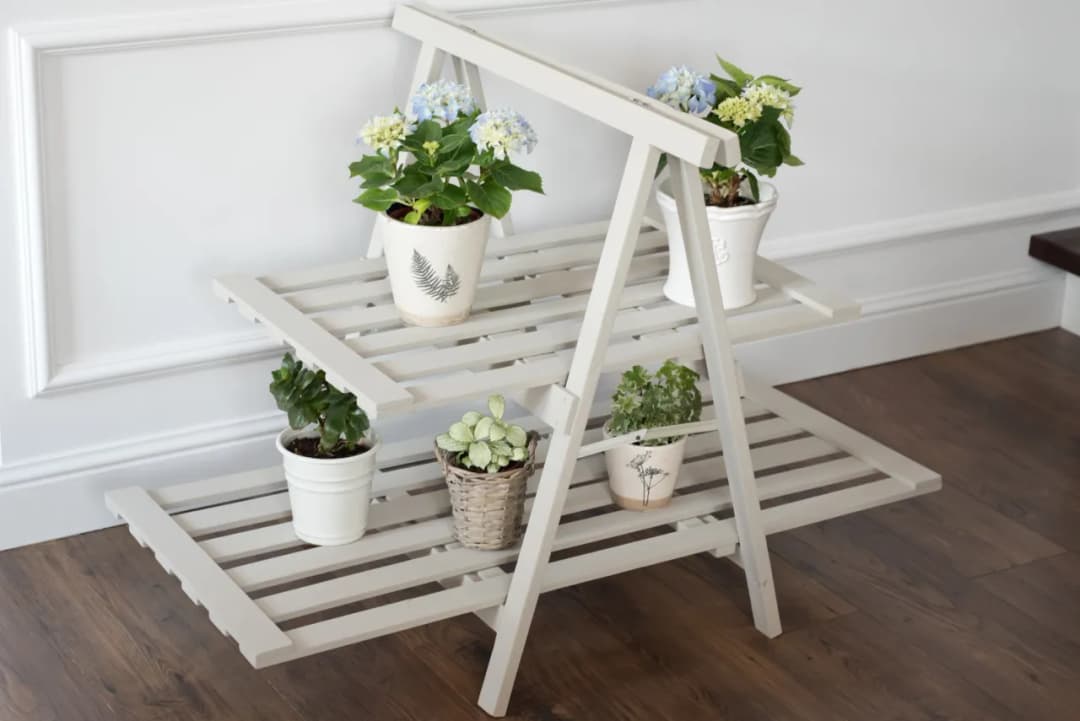 Jak zrobić kwietnik stojący: 7 kroków do pięknej dekoracji ogrodu